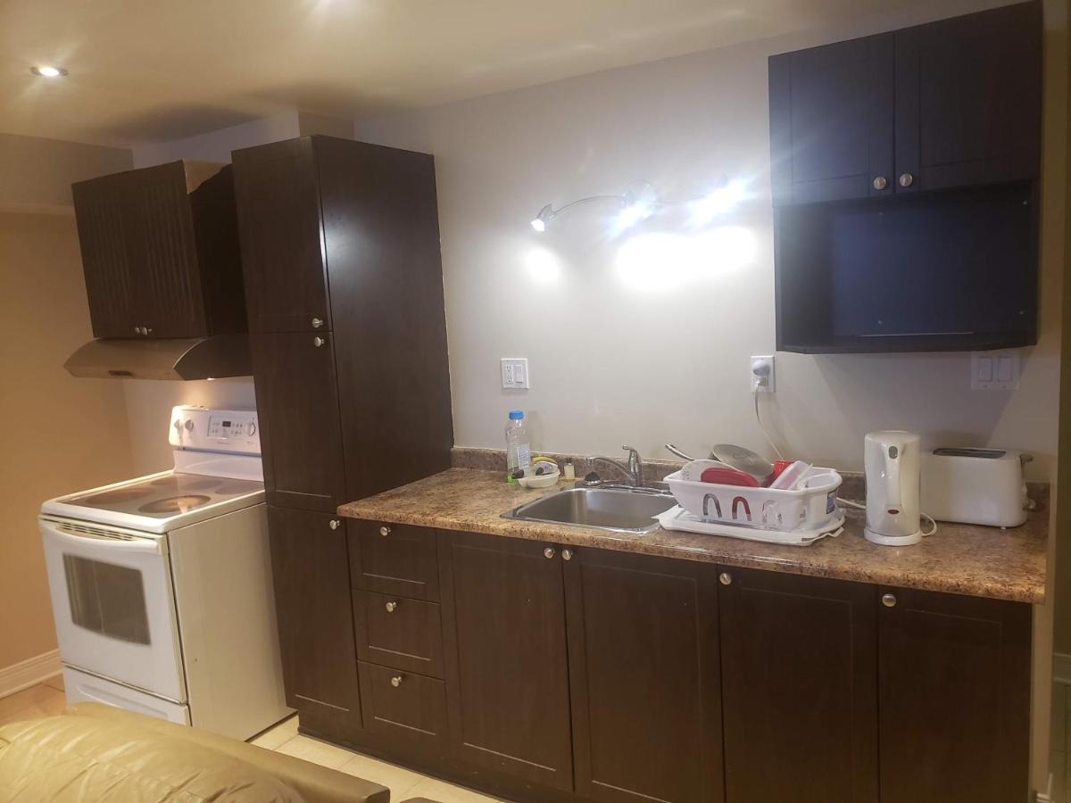 Lovely Guest Entire Apartment Minutes From Ottawa Airport Ngoại thất bức ảnh