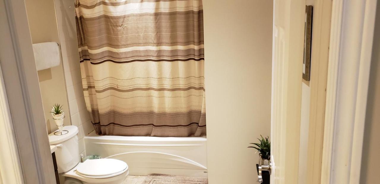 Lovely Guest Entire Apartment Minutes From Ottawa Airport Ngoại thất bức ảnh