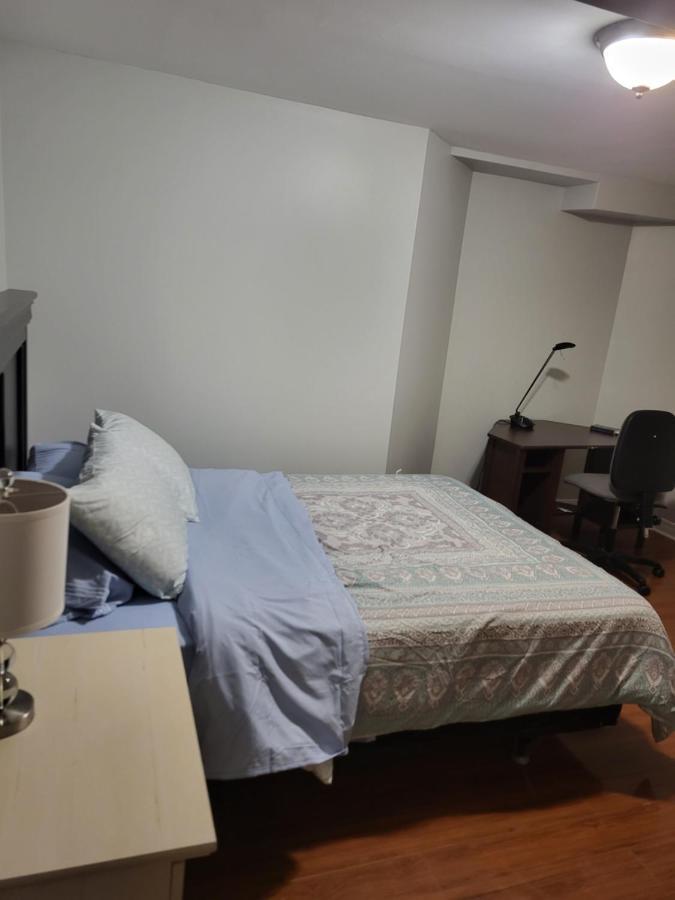 Lovely Guest Entire Apartment Minutes From Ottawa Airport Ngoại thất bức ảnh