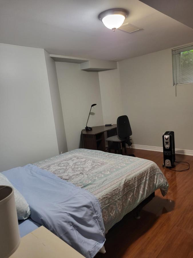 Lovely Guest Entire Apartment Minutes From Ottawa Airport Ngoại thất bức ảnh