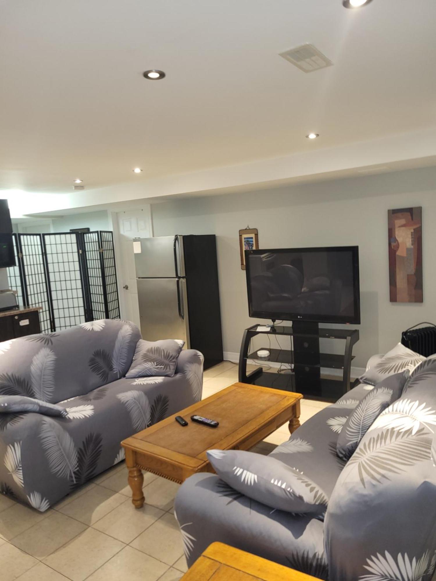 Lovely Guest Entire Apartment Minutes From Ottawa Airport Ngoại thất bức ảnh