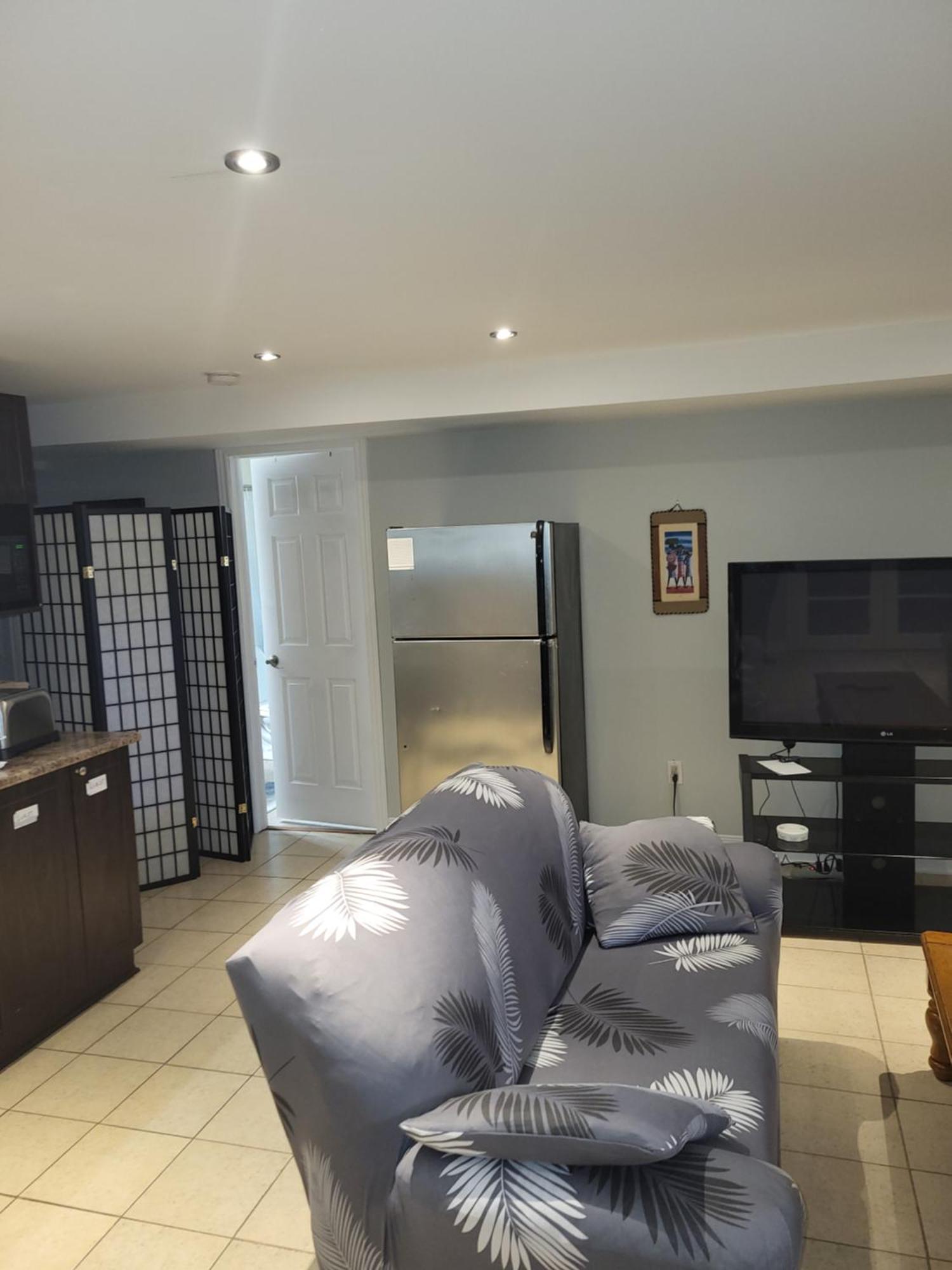 Lovely Guest Entire Apartment Minutes From Ottawa Airport Ngoại thất bức ảnh