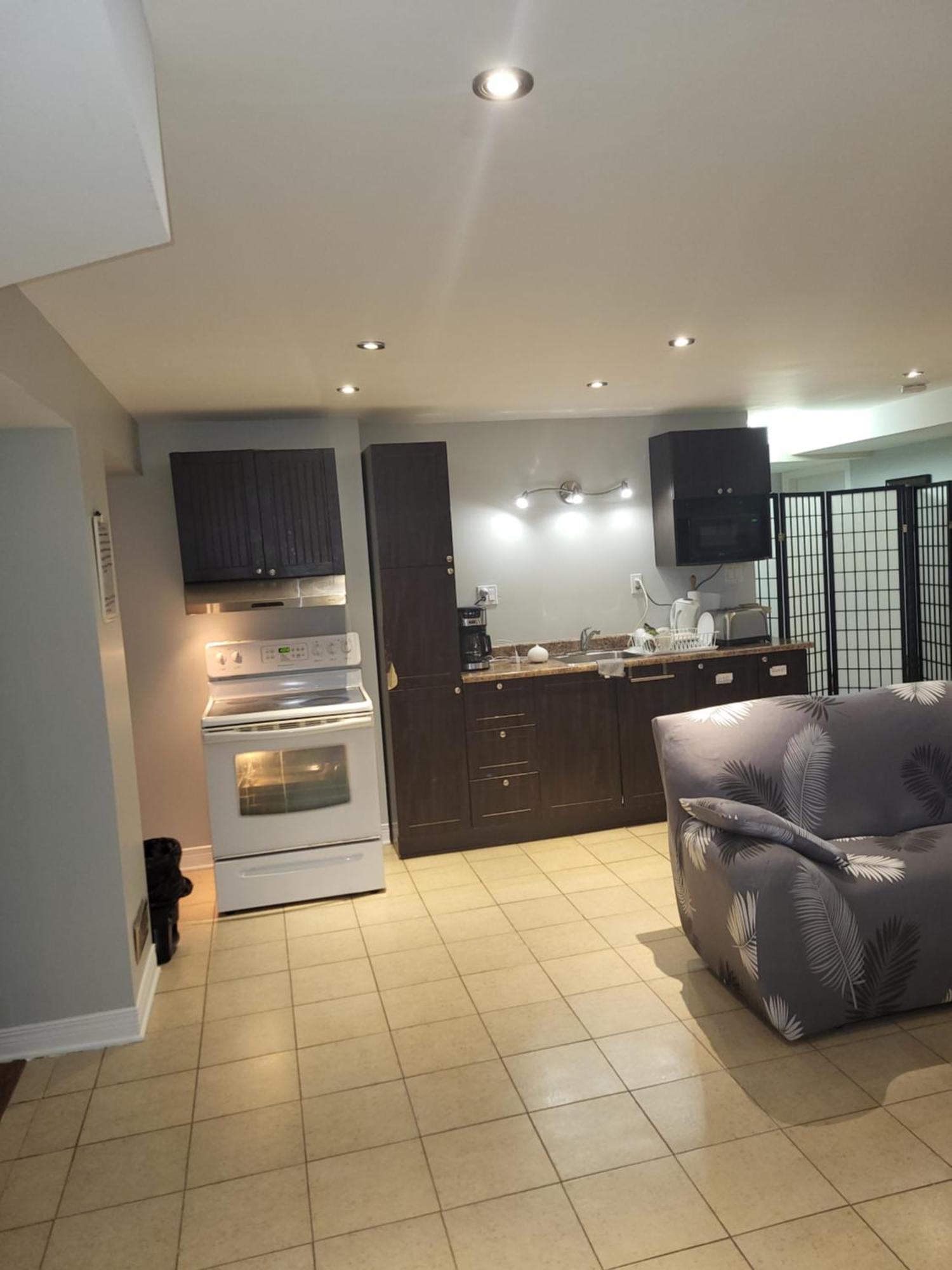 Lovely Guest Entire Apartment Minutes From Ottawa Airport Ngoại thất bức ảnh